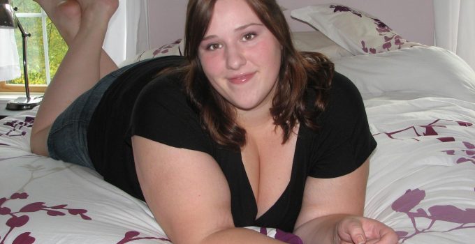 Laeticia plan cul baise