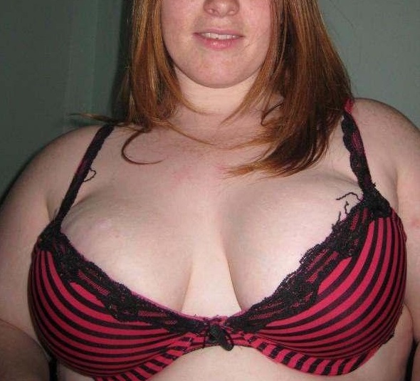 Moi en soutien gorge rouge